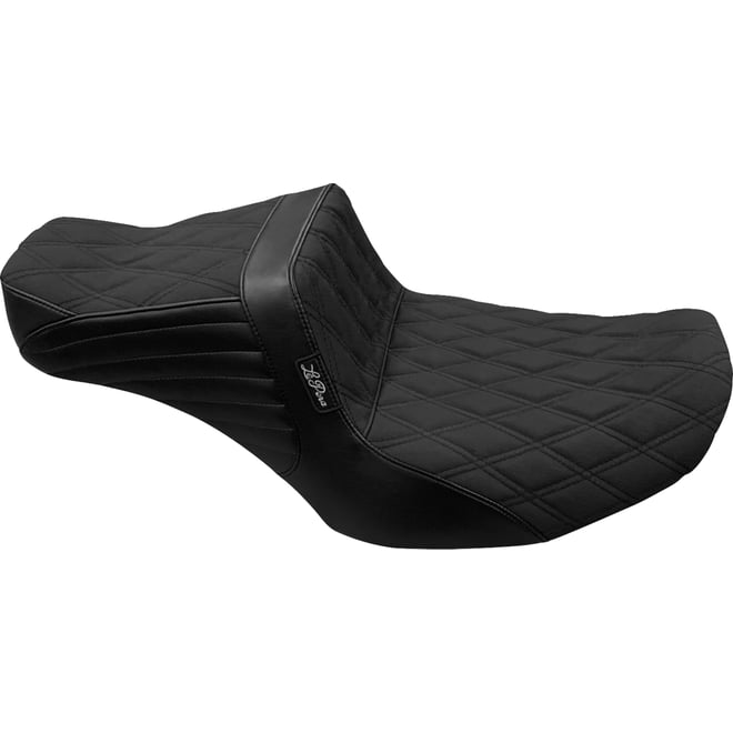 Le pera Tailwhip Seat - Double Diamond w/ Gripper - FLH/FLT '23-'24 Le pera Tailwhip Seat - Double Diamond w/ Gripper - FLH/FLT '23-'24
